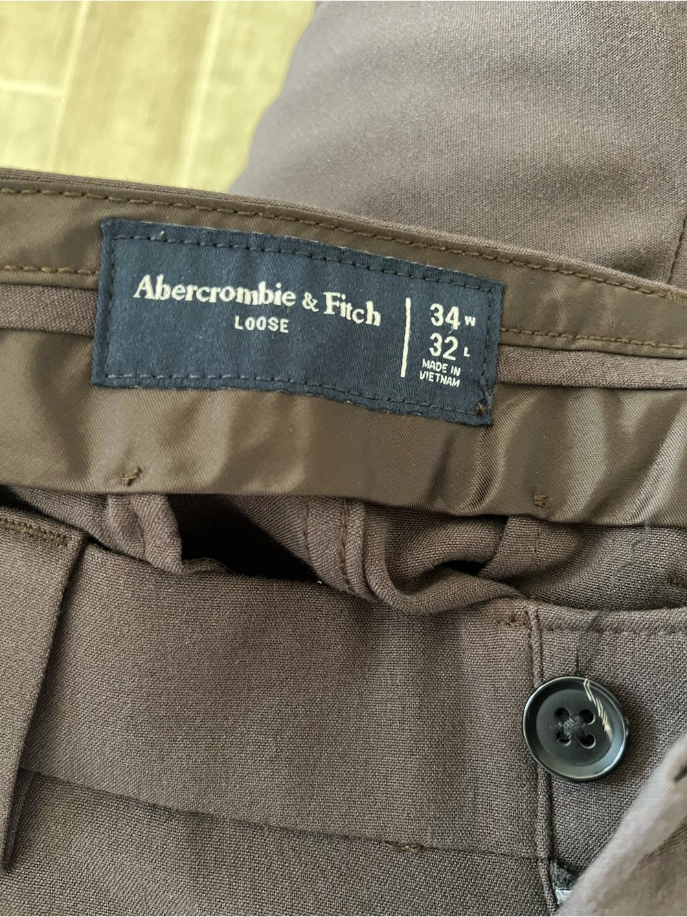 Abercrombie & Fitch Men's dark brown loose trousers size 34X32 - Picture 3 of 3